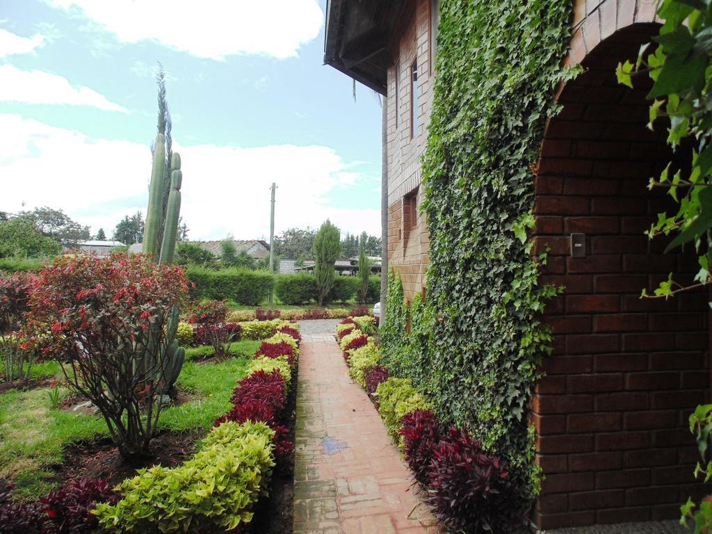 Hosteria Rosa Blanca Puembo Ngoại thất bức ảnh